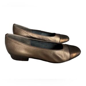 Vaneli Frankie Cap Toe Slip On Loafer Women’s Size 7.5M Bronze Metallic Leather